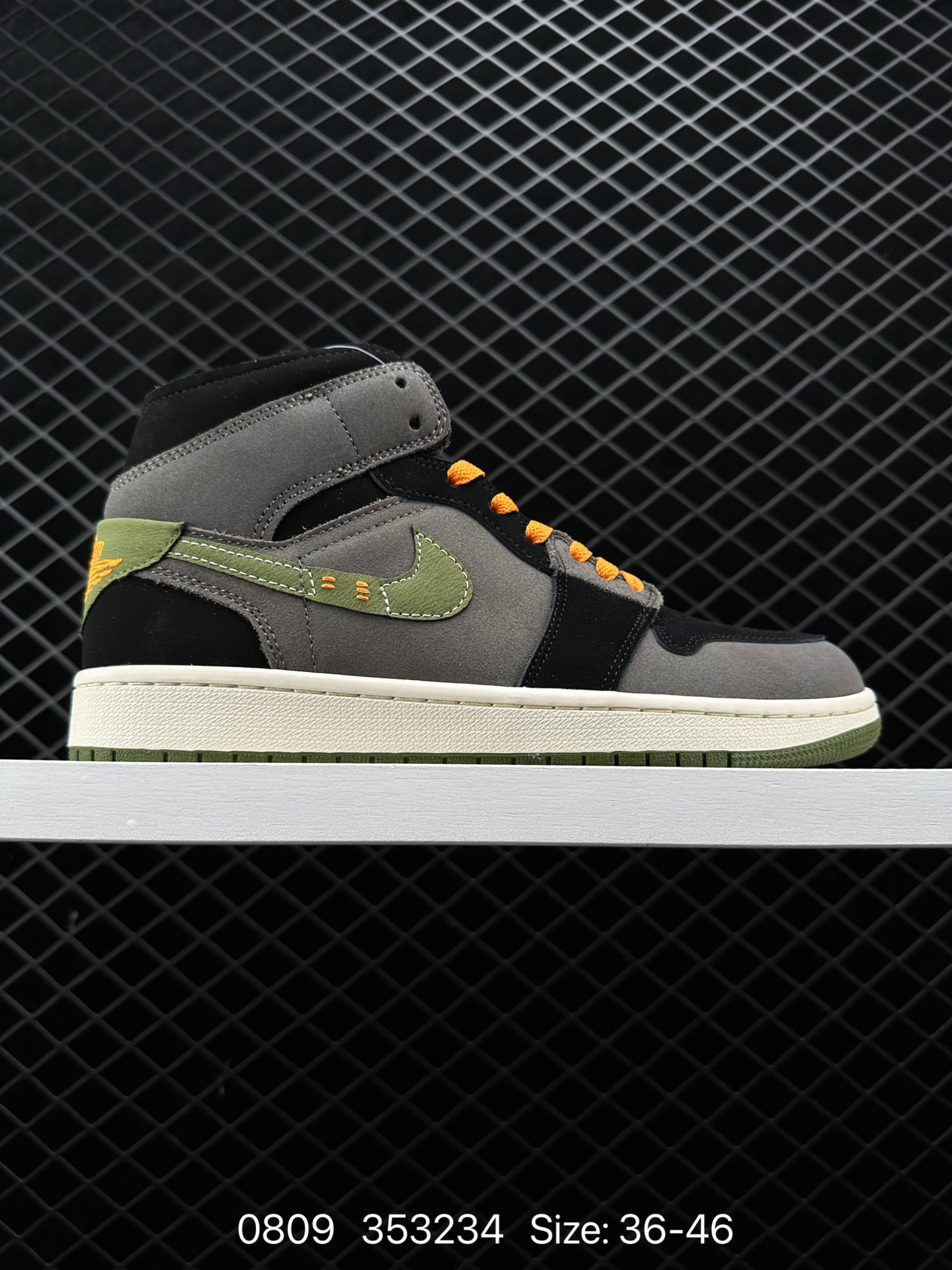 （NIKE）AIR JORDAN 1 MID